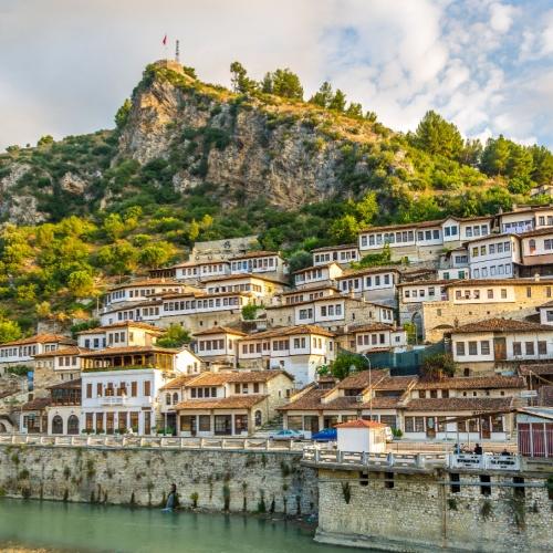 Berat, de Stad van de duizend Vensters