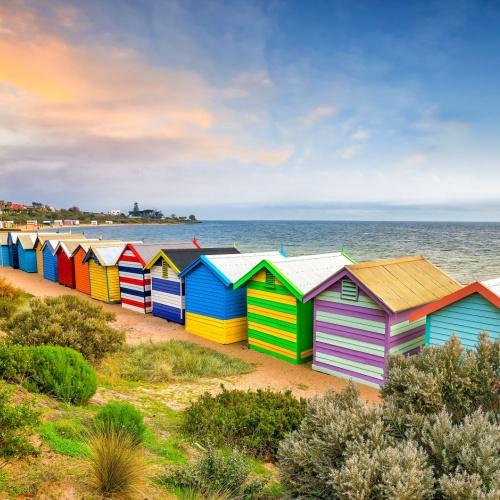 Vrolijke strandhuisjes in Melbourne