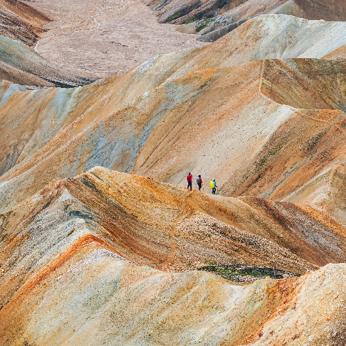 Wandelen door de kleurrijke bergen van Landmannalaugar