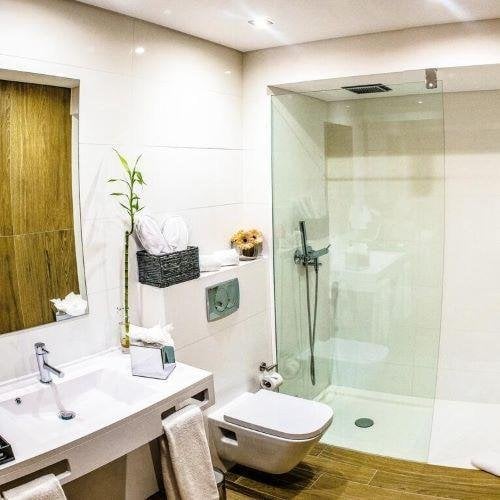Tryp Leiria badkamer