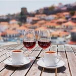 Koffie en wijn met uitzicht op Funchal