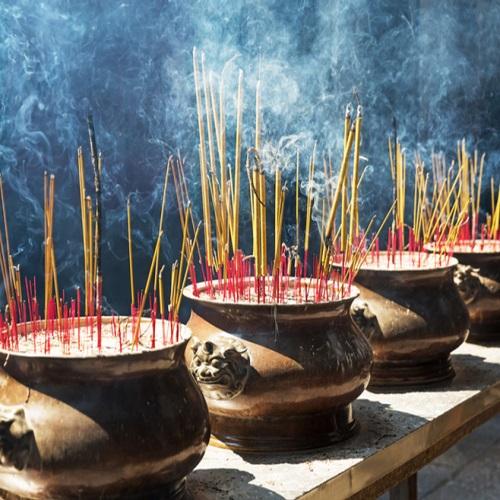 Wierook in de Chinese Tempel