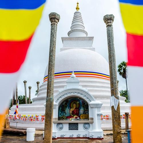 Sri Lanka, Stoepa in Mihintale