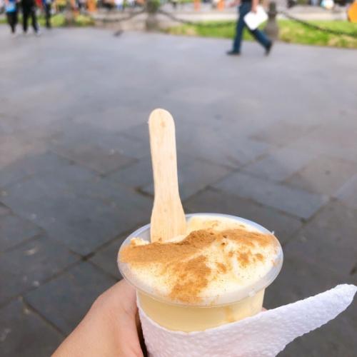 Queso helado (kaneel-vanille ijs)