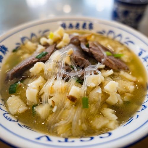 Traditionele “Yangrou Paomo”, in China