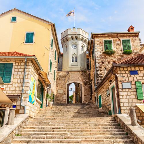 Klokkentoren, oude centrum van Herceg Novi