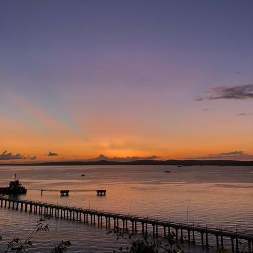 Tenau Harbour tijdens zonsondergang, Kupang