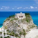 Het Heiligdom Santa Maria dell’Isola in Tropea
