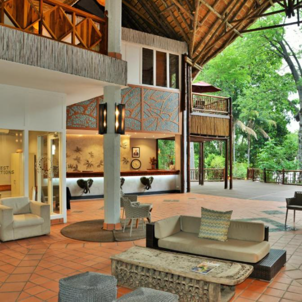 Cresta Mowana Resort & Spa, lounge