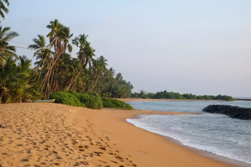 Het prachtige strand van Kalutara