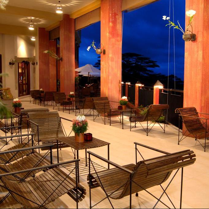 Amaya Hills, terras