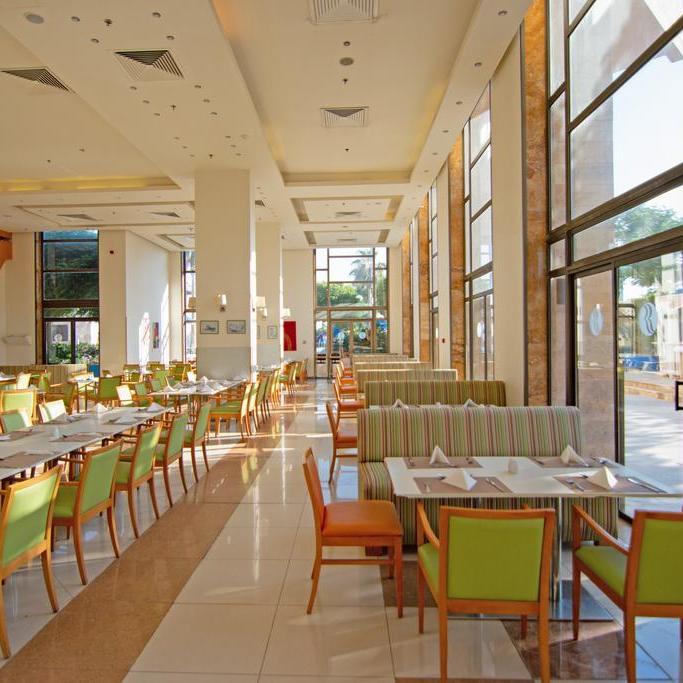 Ramada Resort, restaurant