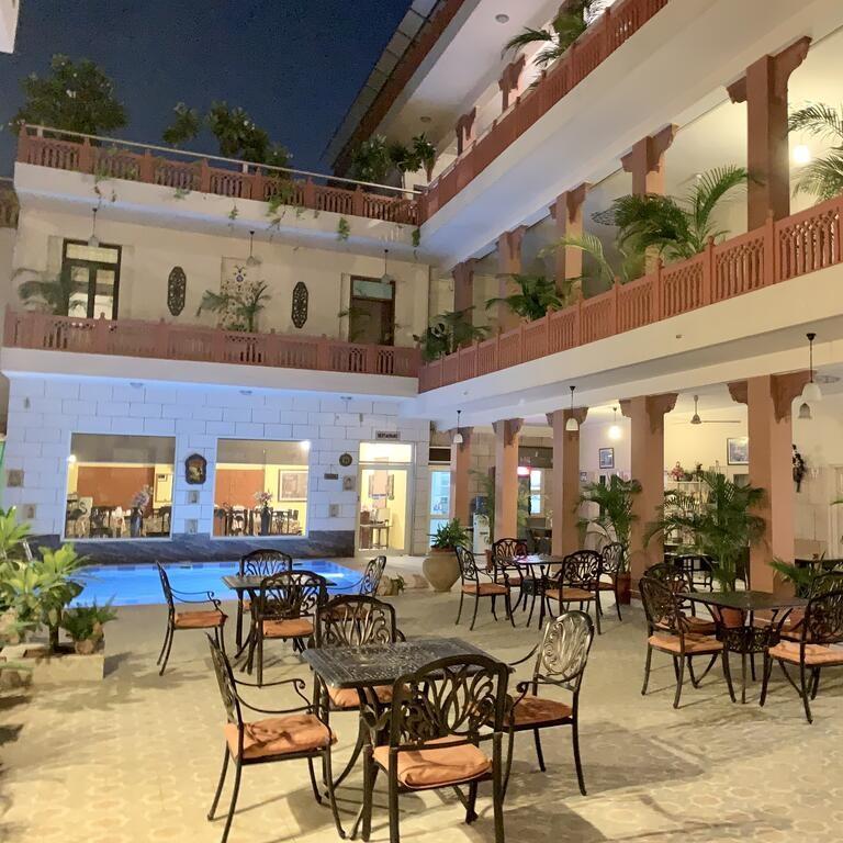 Suryaa Villa Jaipur, terras